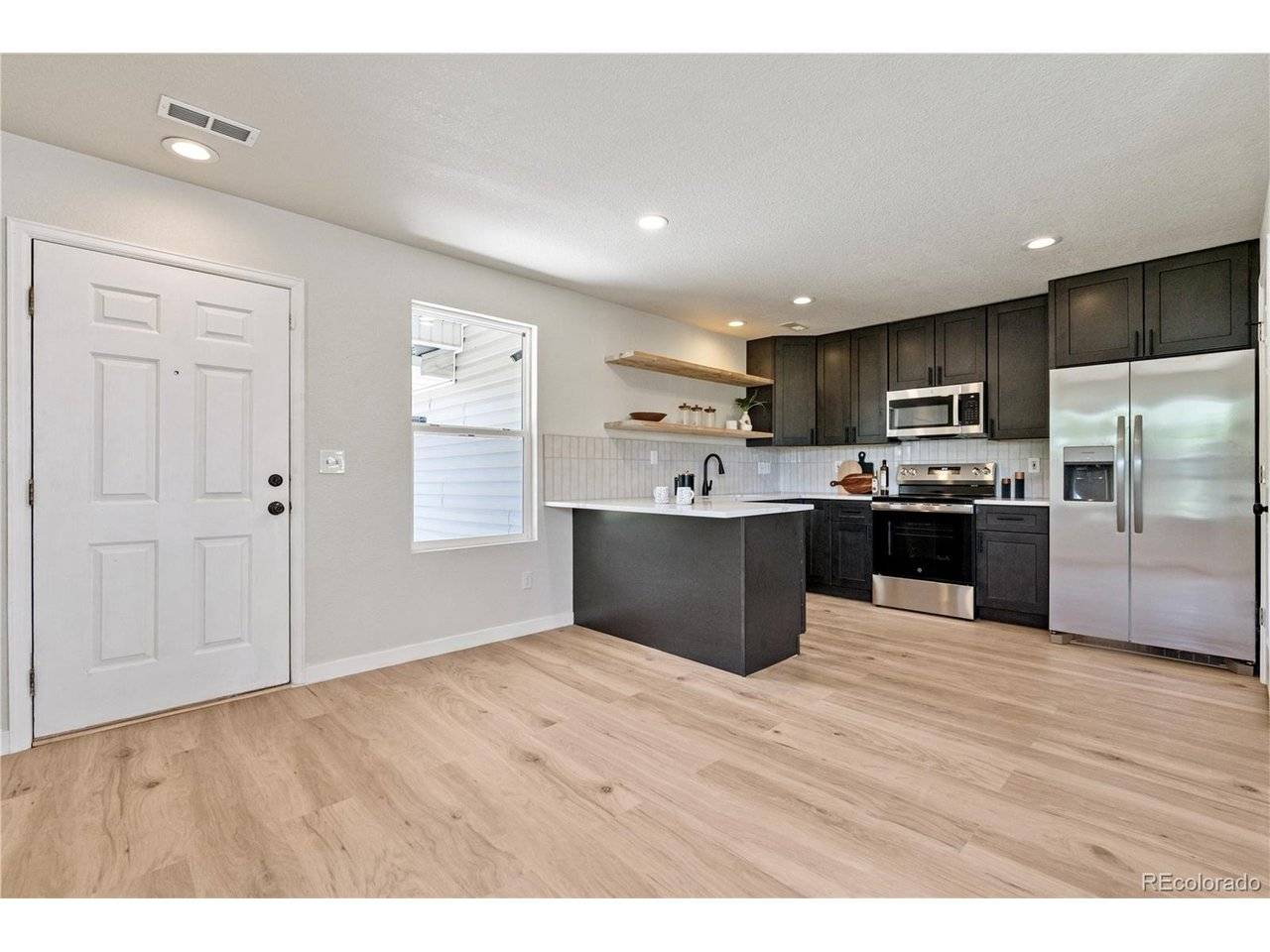 7810 S Kittredge, Englewood, CO 80112