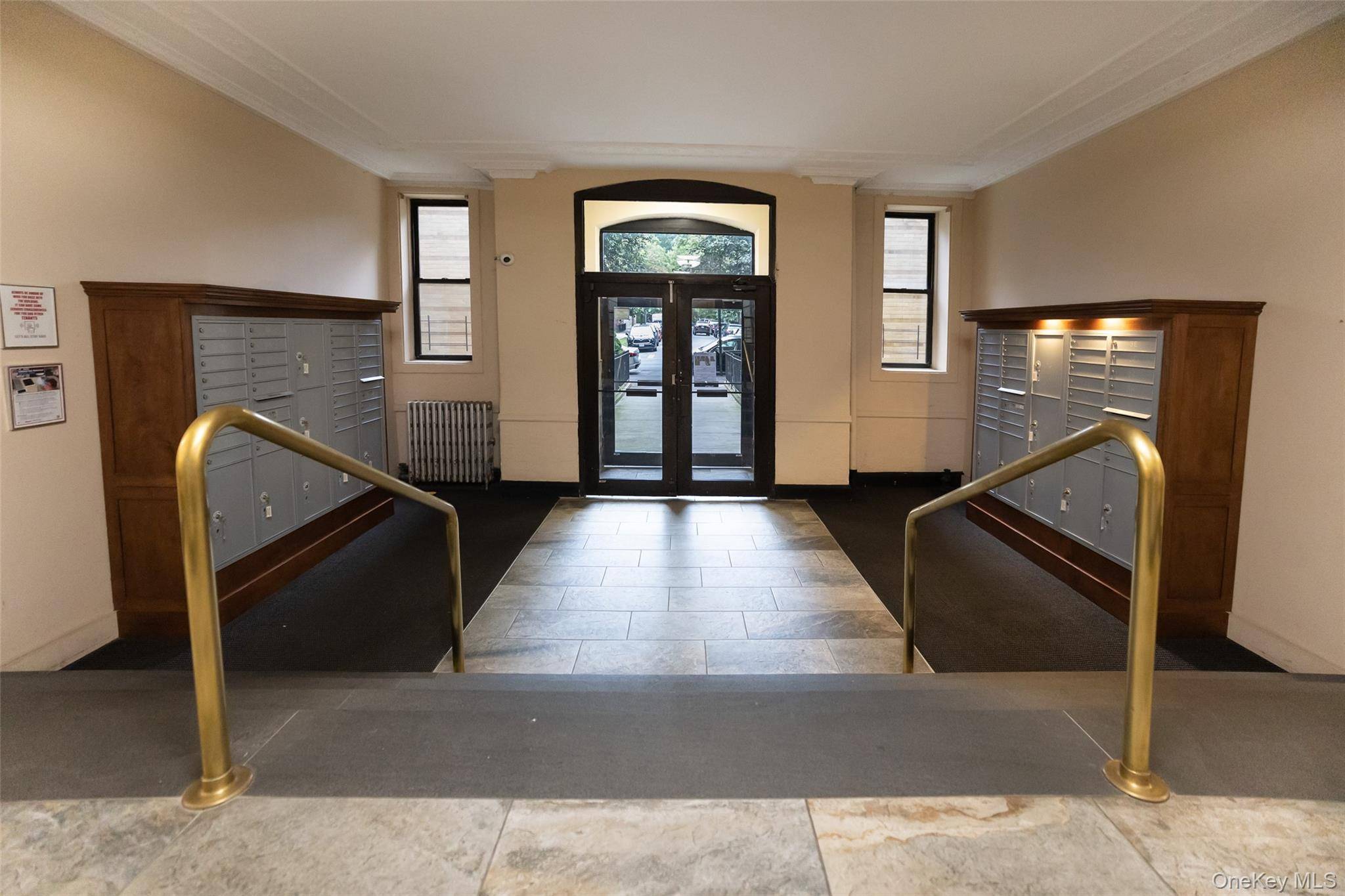 83-52 Talbot ST #3E, Kew Gardens, NY 11415