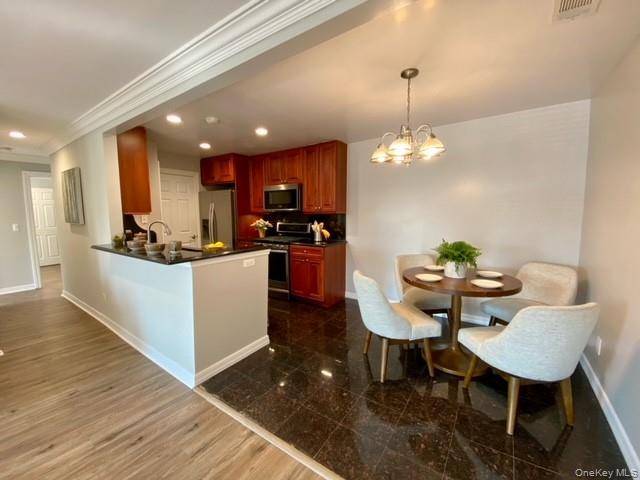 1303 Vista View DR #1303, Farmingville, NY 11738