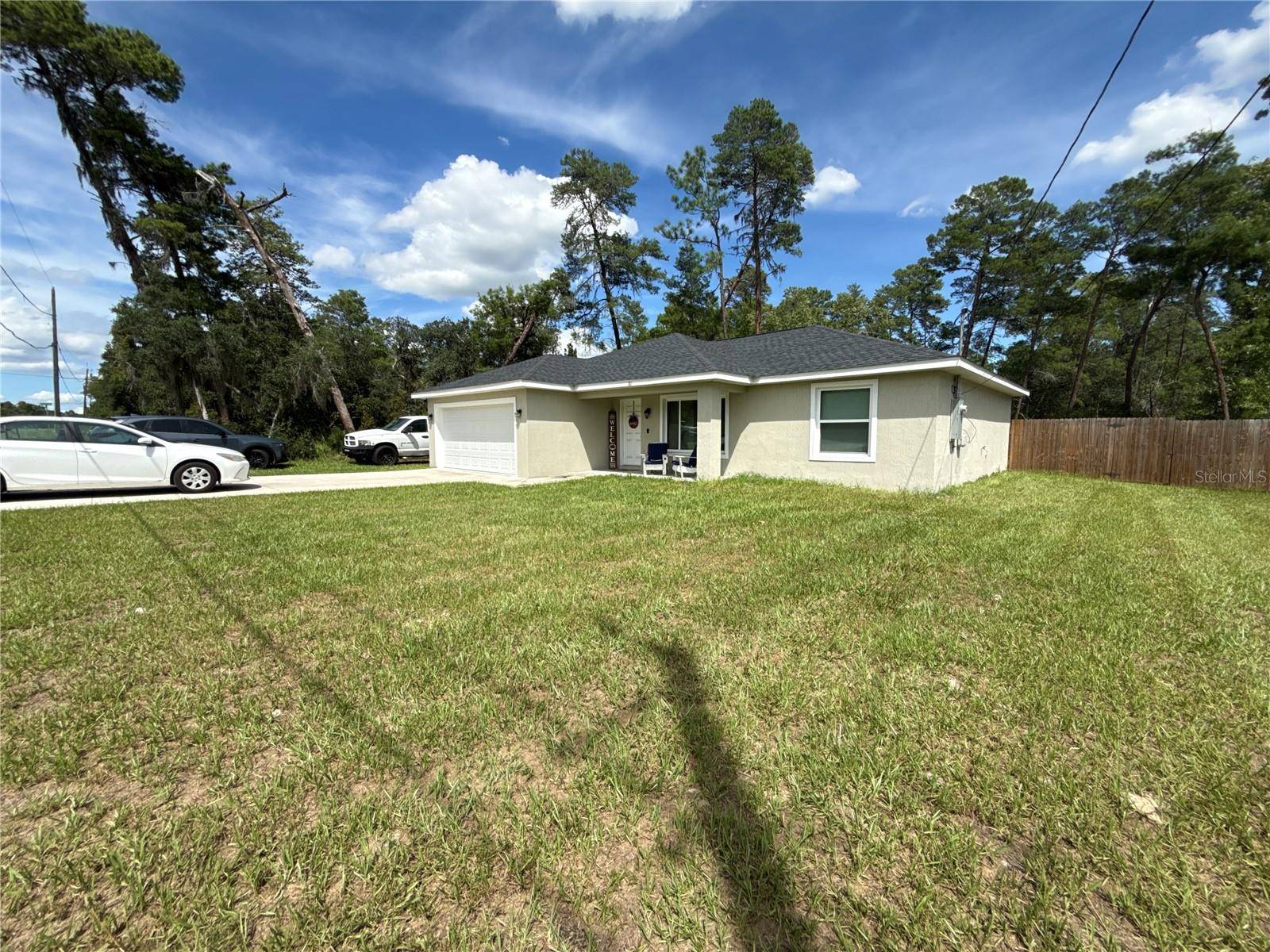 181 BAY RD, Ocklawaha, FL 32179