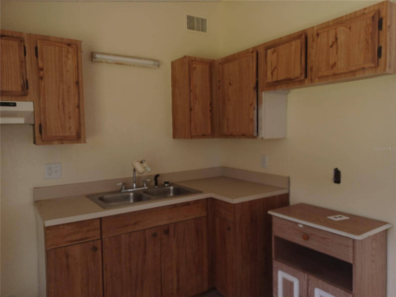 615 NORTH AVE, Tarpon Springs, FL 34689