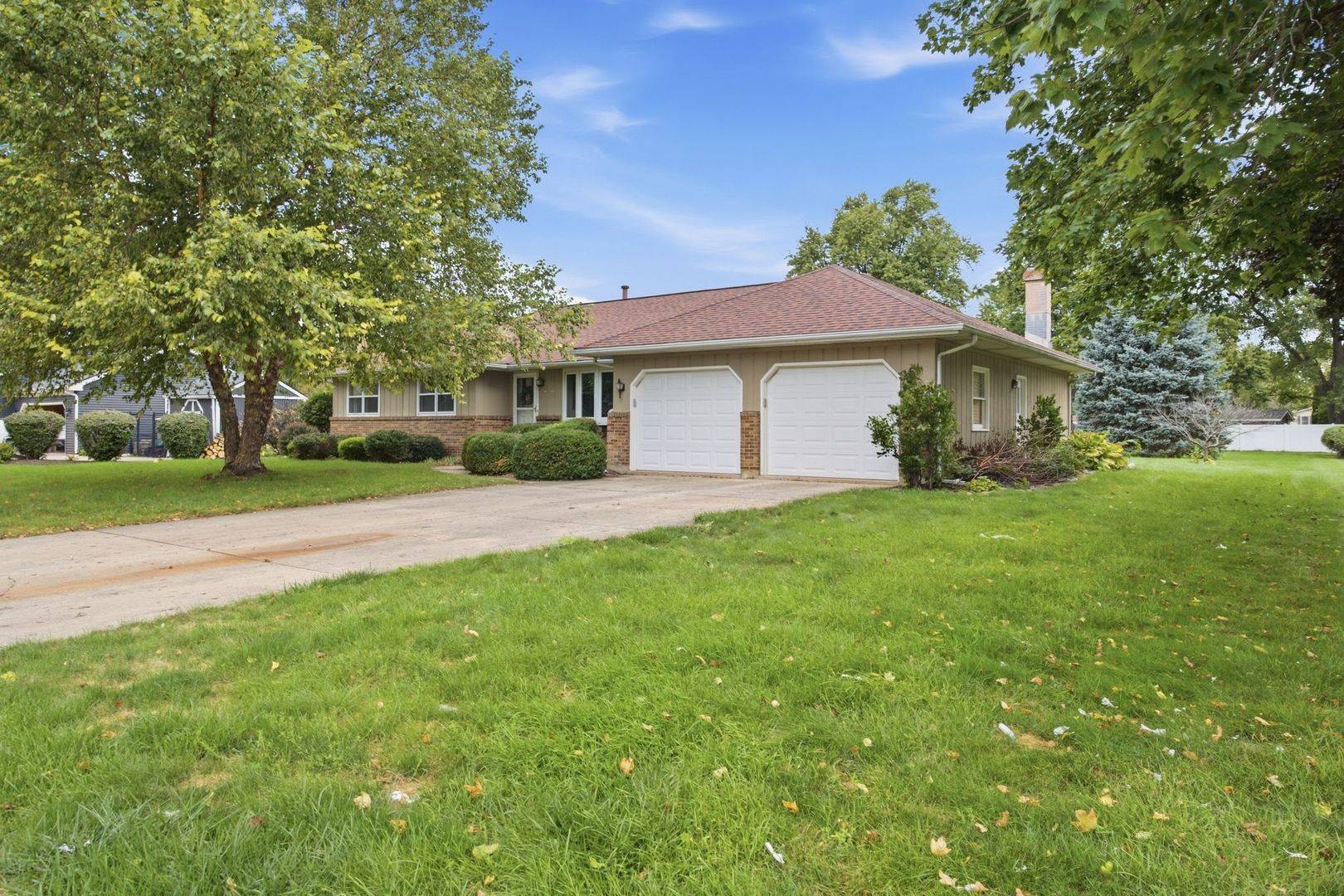 110 Naden CT, Yorkville, IL 60560