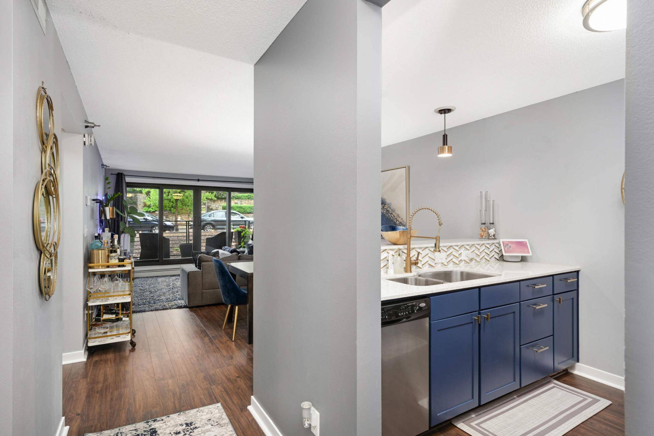 48 Groveland TER #206B, Minneapolis, MN 55403