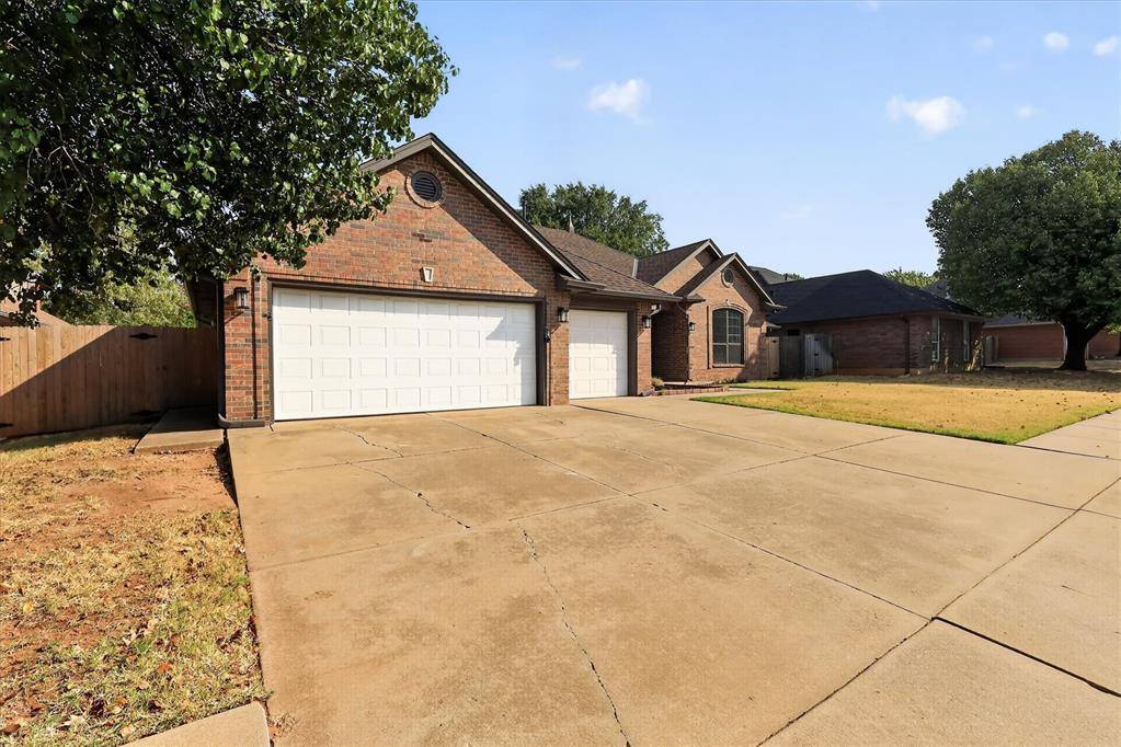 705 NW 143rd ST, Edmond, OK 73013