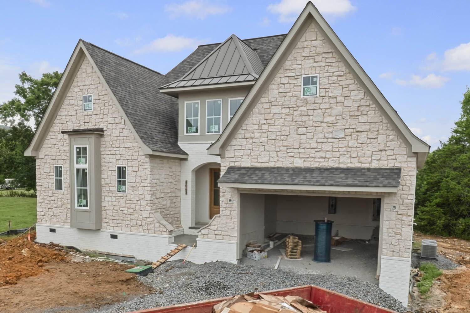 8063 Sir Oliphant Way, Ooltewah, TN 37363