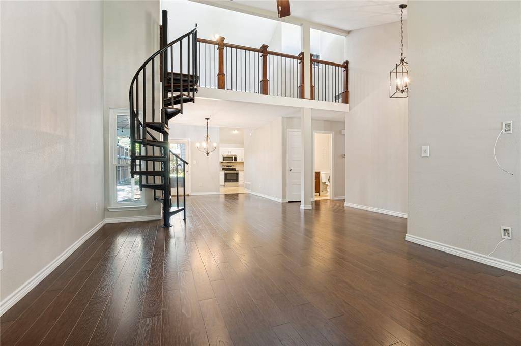 2702 Duval Drive, Dallas, TX 75211