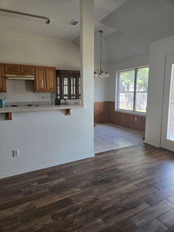 850 Valley View Court, Burleson, TX 76028