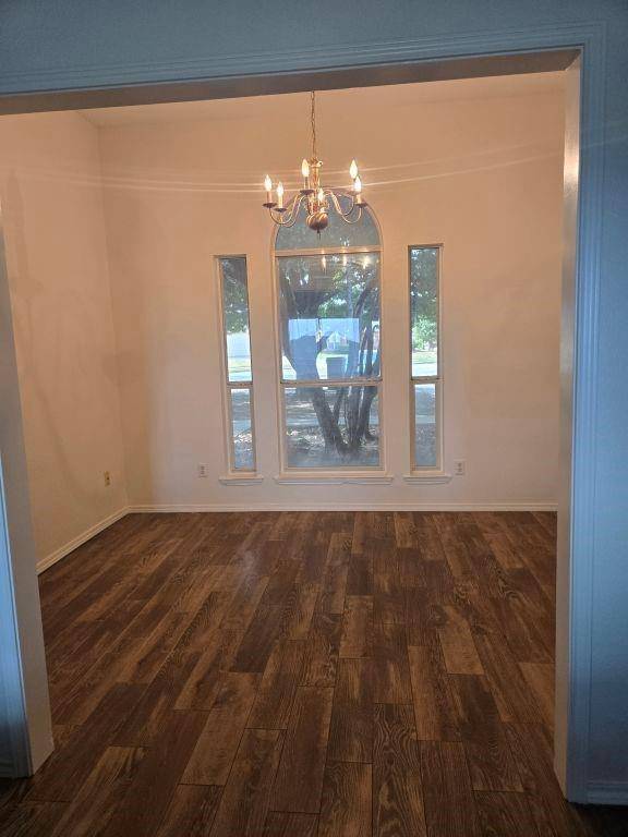 850 Valley View Court, Burleson, TX 76028