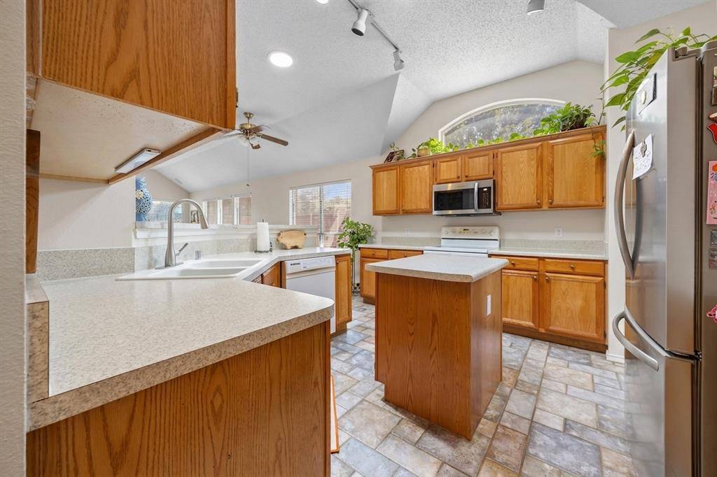 6712 Braeview Drive, Fort Worth, TX 76137