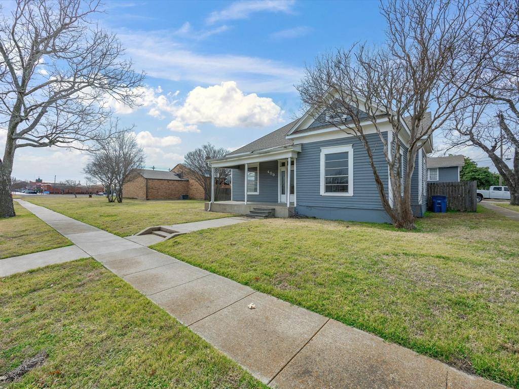 409 NW Main Street, Ennis, TX 75119