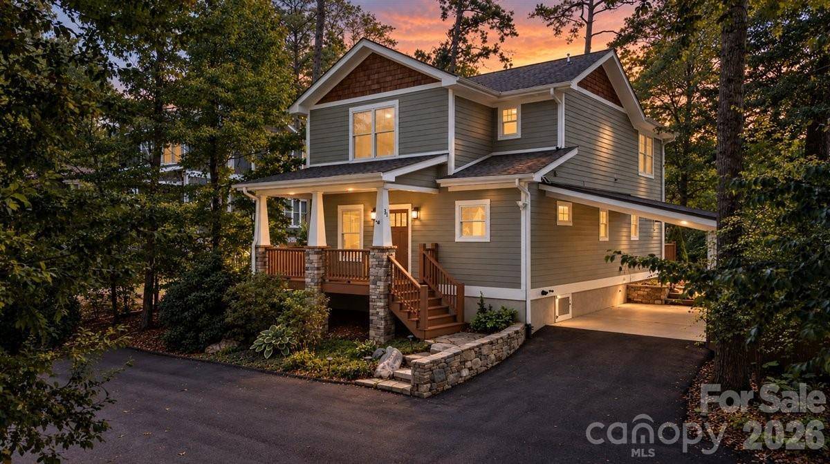31 Elkmont DR, Asheville, NC 28804
