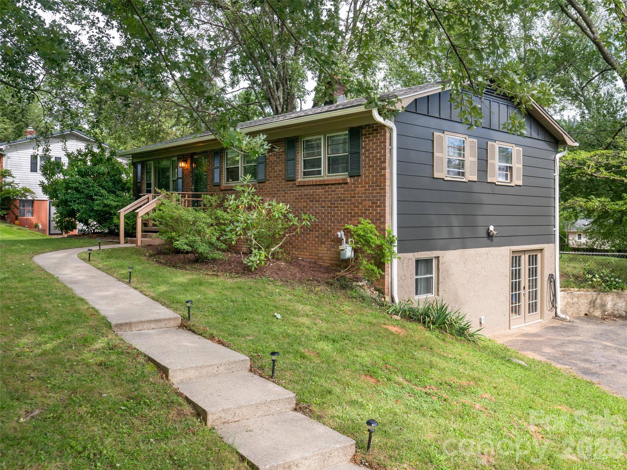 245 Weston RD, Arden, NC 28704