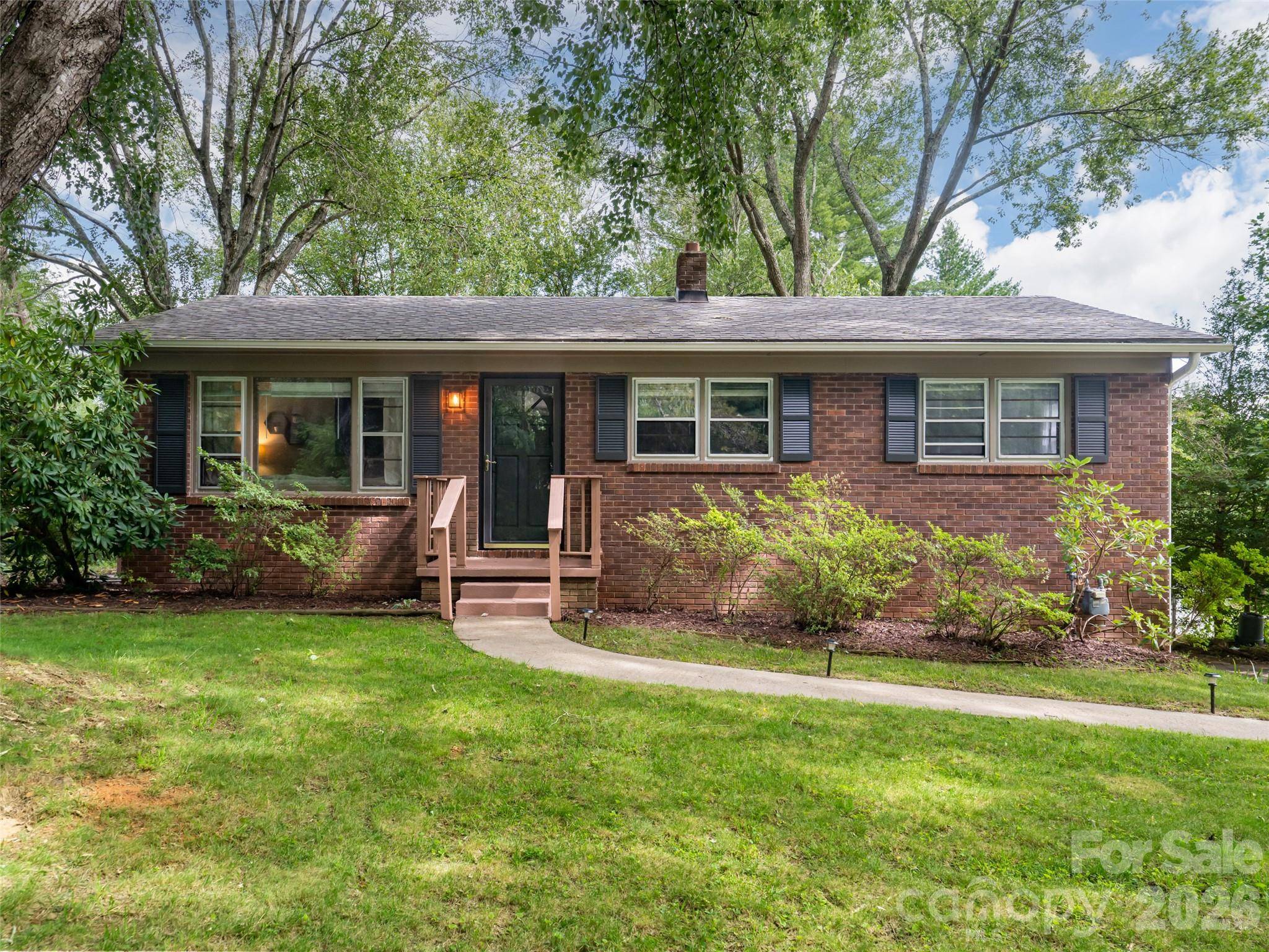 245 Weston RD, Arden, NC 28704