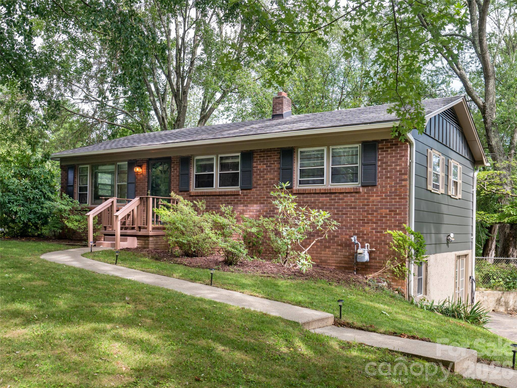 245 Weston RD, Arden, NC 28704