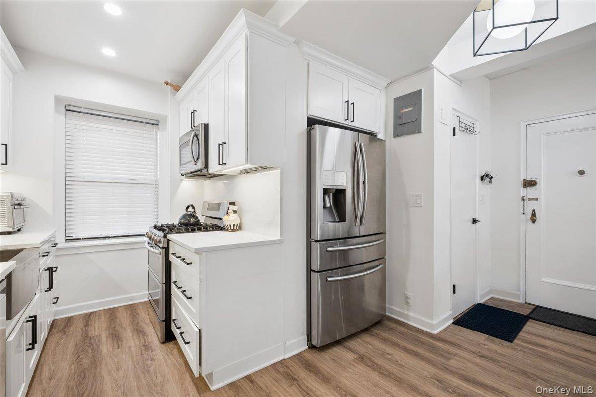 178 Garth RD #TL, Scarsdale, NY 10583