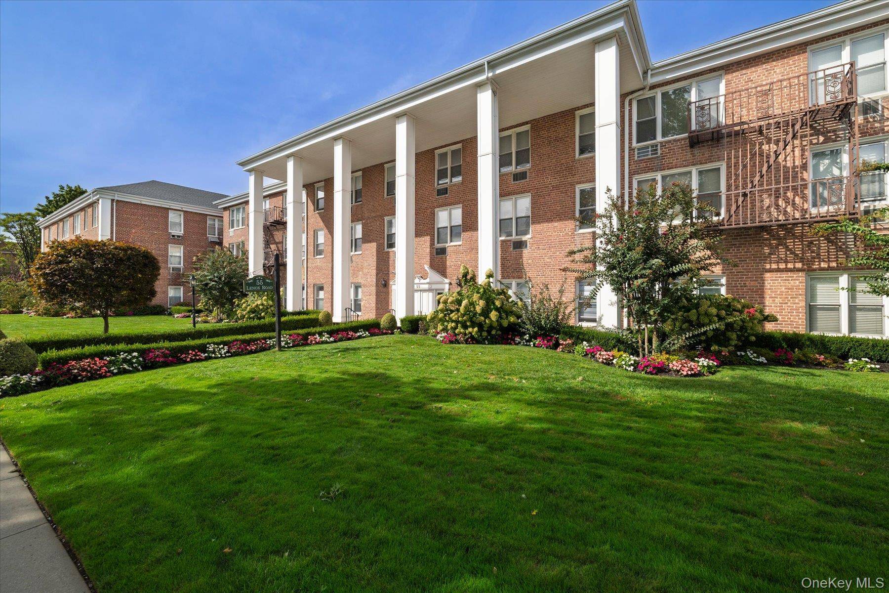 55 Lenox RD #1-K, Rockville Centre, NY 11570