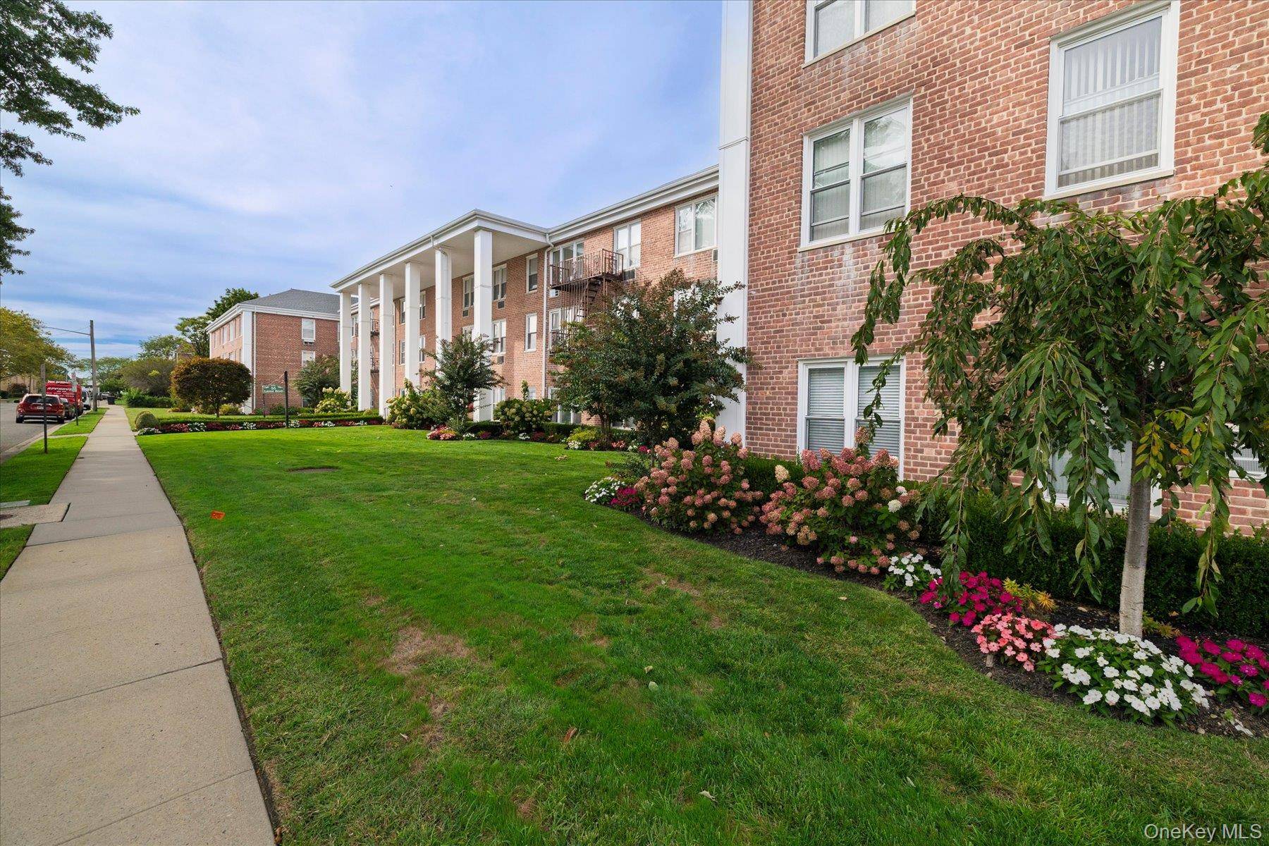 55 Lenox RD #1-K, Rockville Centre, NY 11570