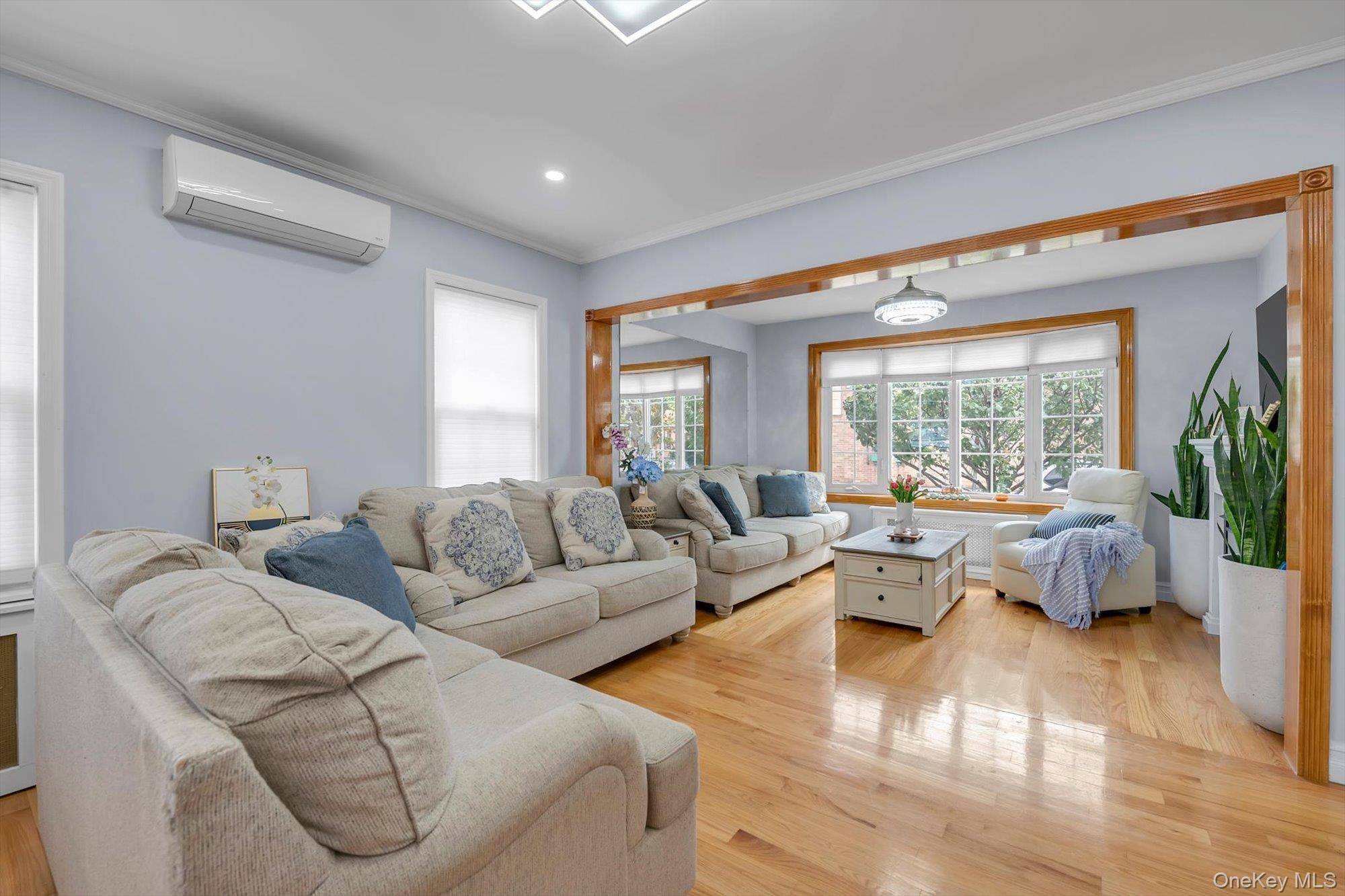 93 1st ST, New Hyde Park, NY 11040