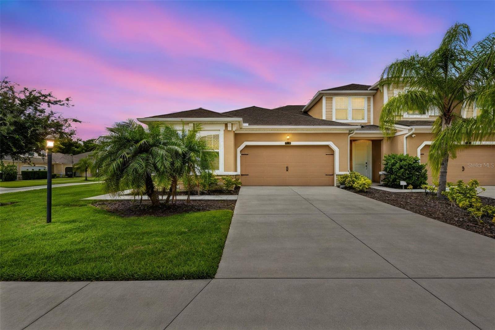 11511 ROLLING GREEN DR, Bradenton, FL 34211