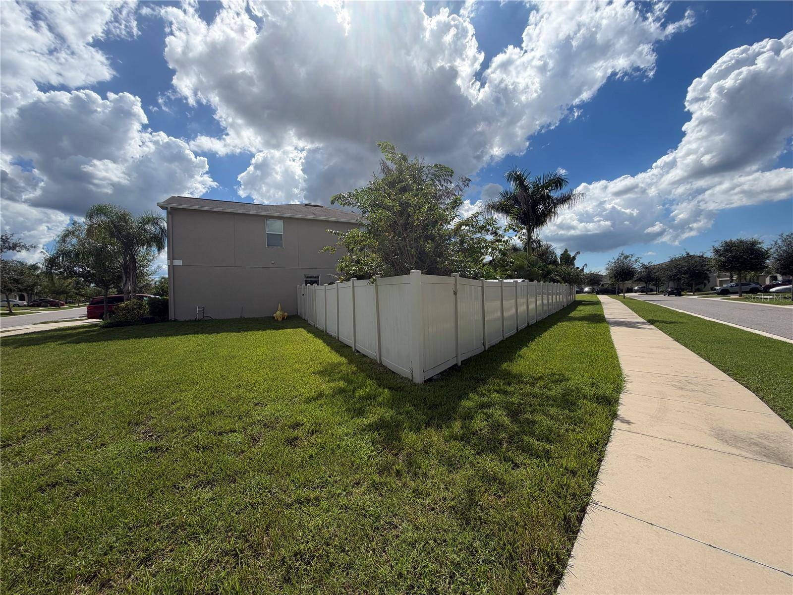 17103 WHITE MANGROVE DR, Wimauma, FL 33598