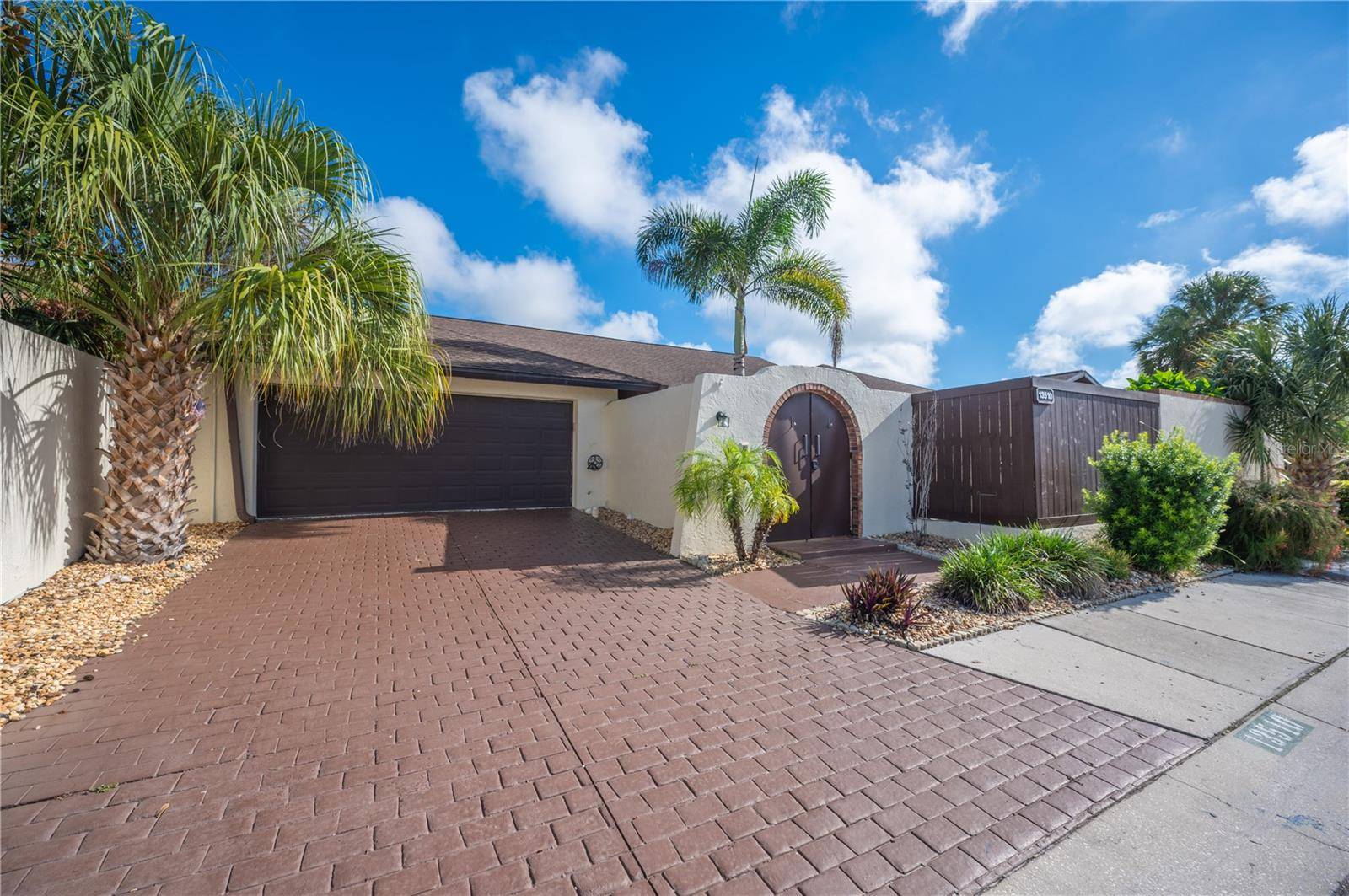 13510 AVISTA DR, Tampa, FL 33624