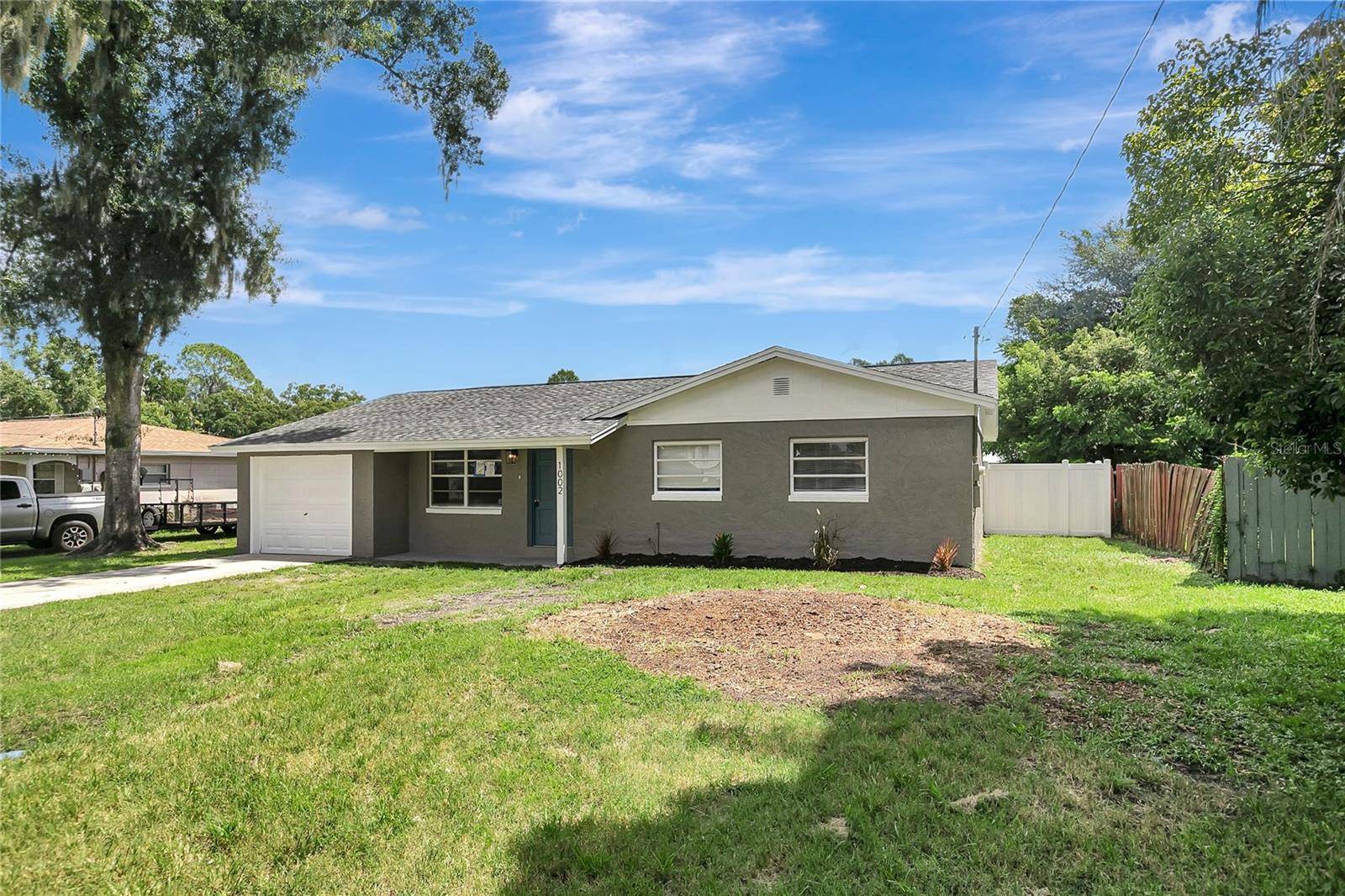 1002 N BRACEWELL DR, Plant City, FL 33563