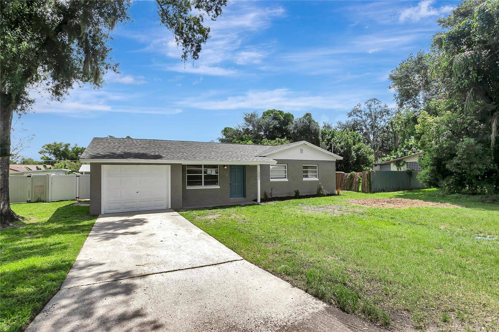 1002 N BRACEWELL DR, Plant City, FL 33563