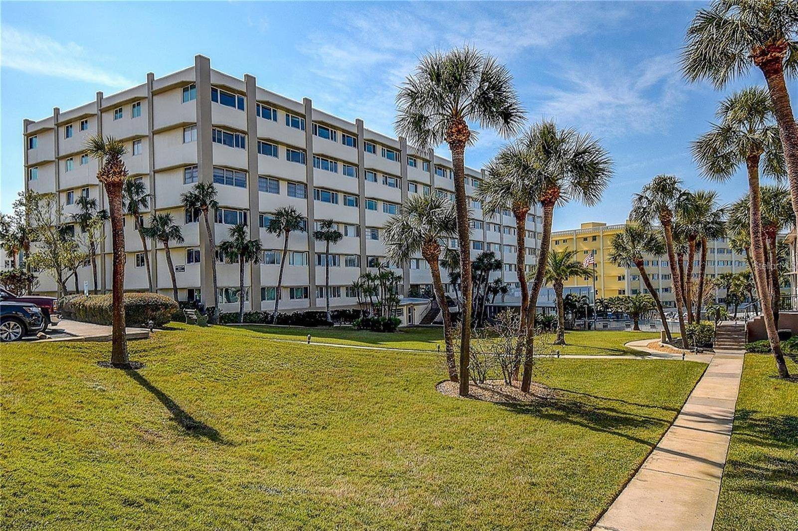100 BLUFF VIEW DR #514A, Belleair Bluffs, FL 33770