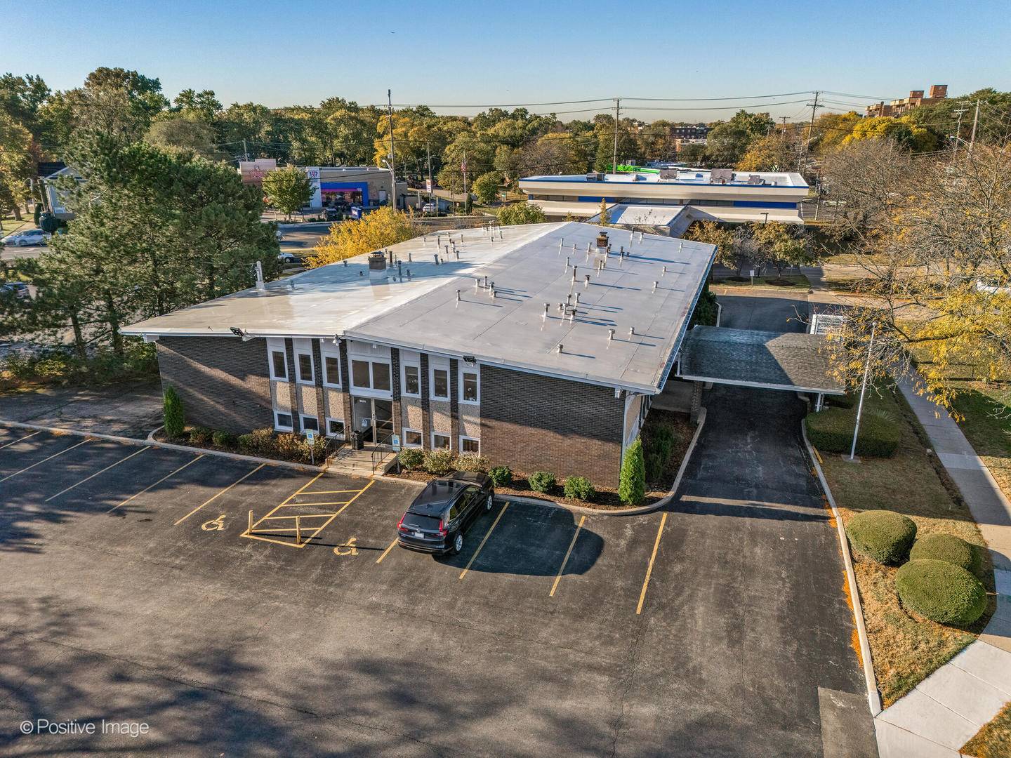 9631 Gross Point RD, Skokie, IL 60076
