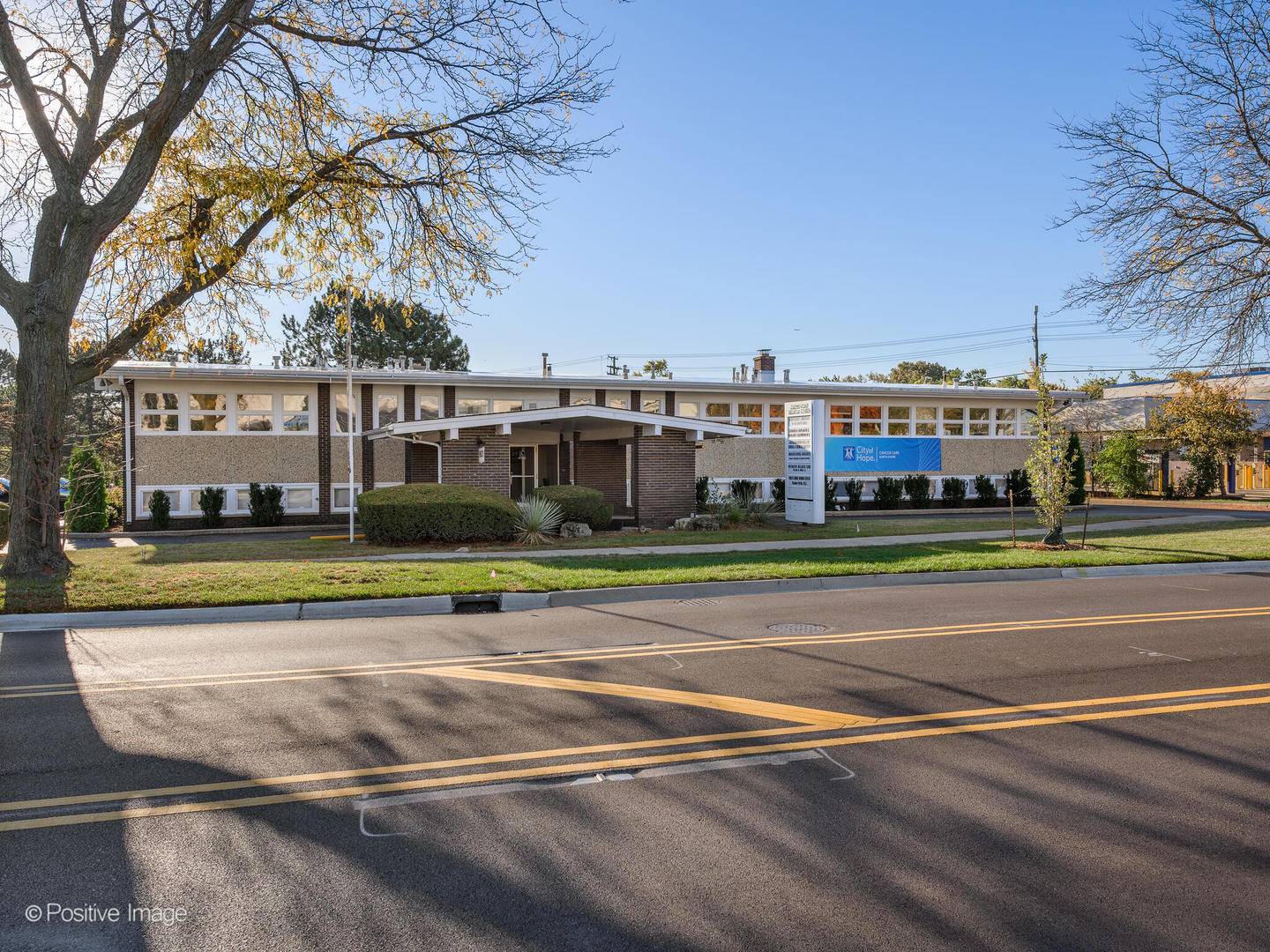 9631 Gross Point RD, Skokie, IL 60076