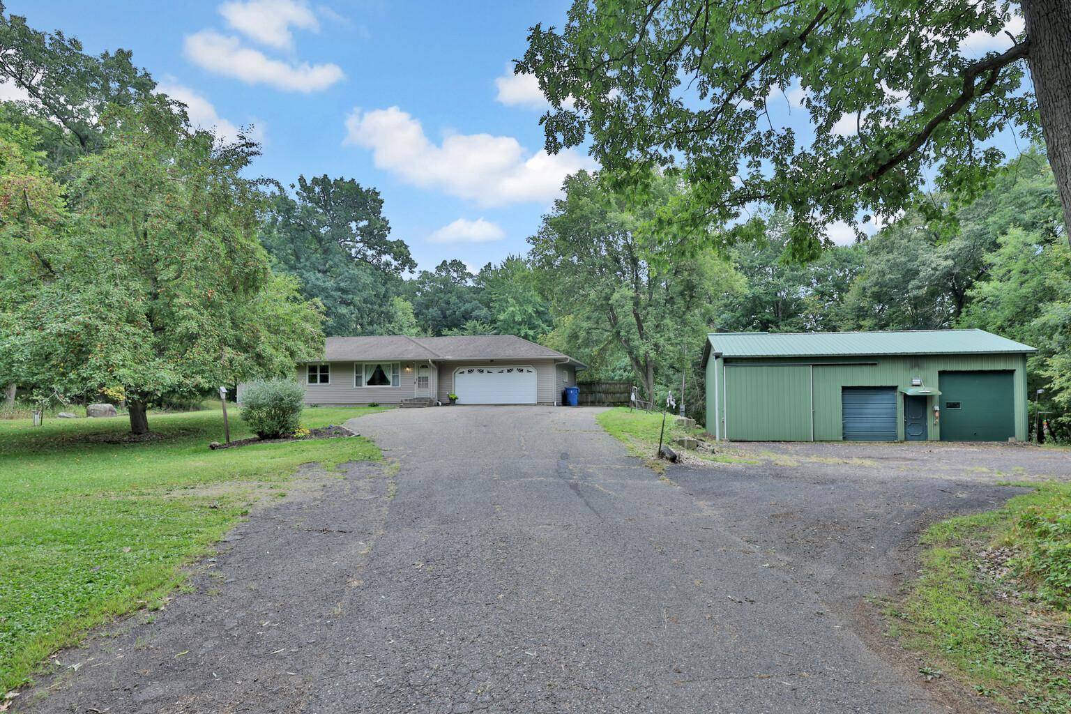 9755 Julep TRL N, Forest Lake, MN 55073