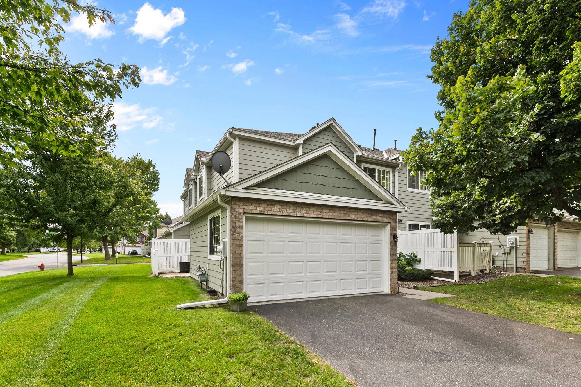 502 Mariner WAY, Woodbury, MN 55129