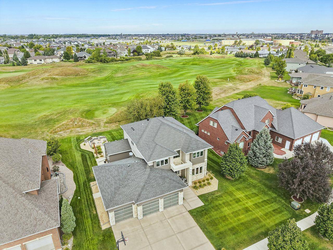 4345 Beach LN S, Fargo, ND 58104