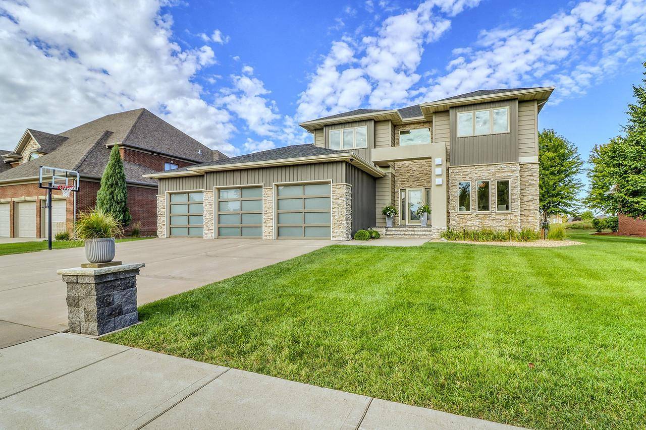 4345 Beach LN S, Fargo, ND 58104