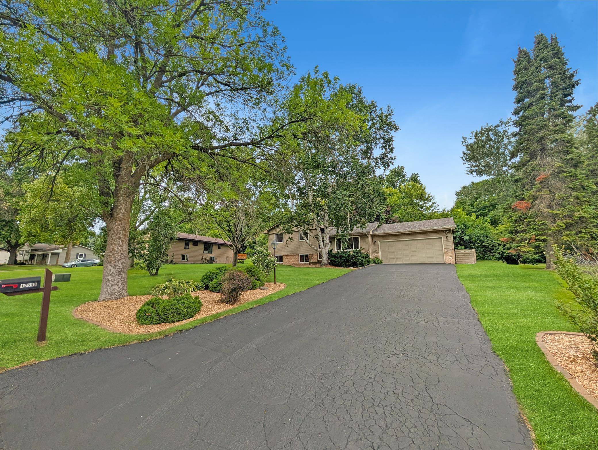 10500 39th AVE N, Plymouth, MN 55441