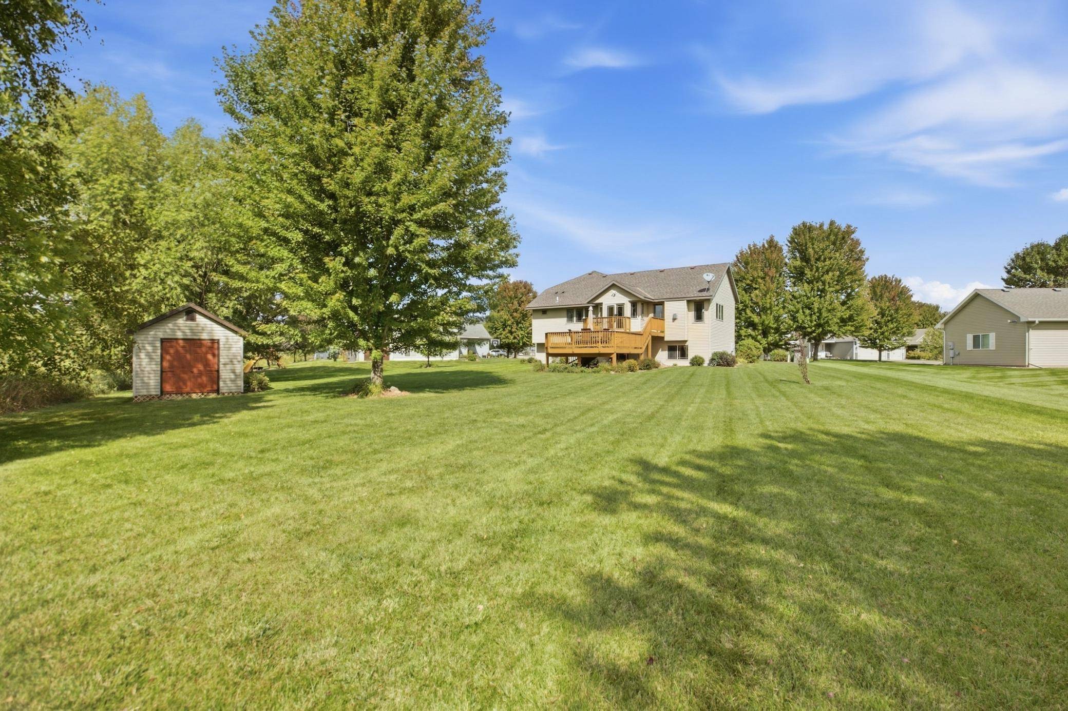 26075 Bluebird LN, Saint Cloud, MN 56301