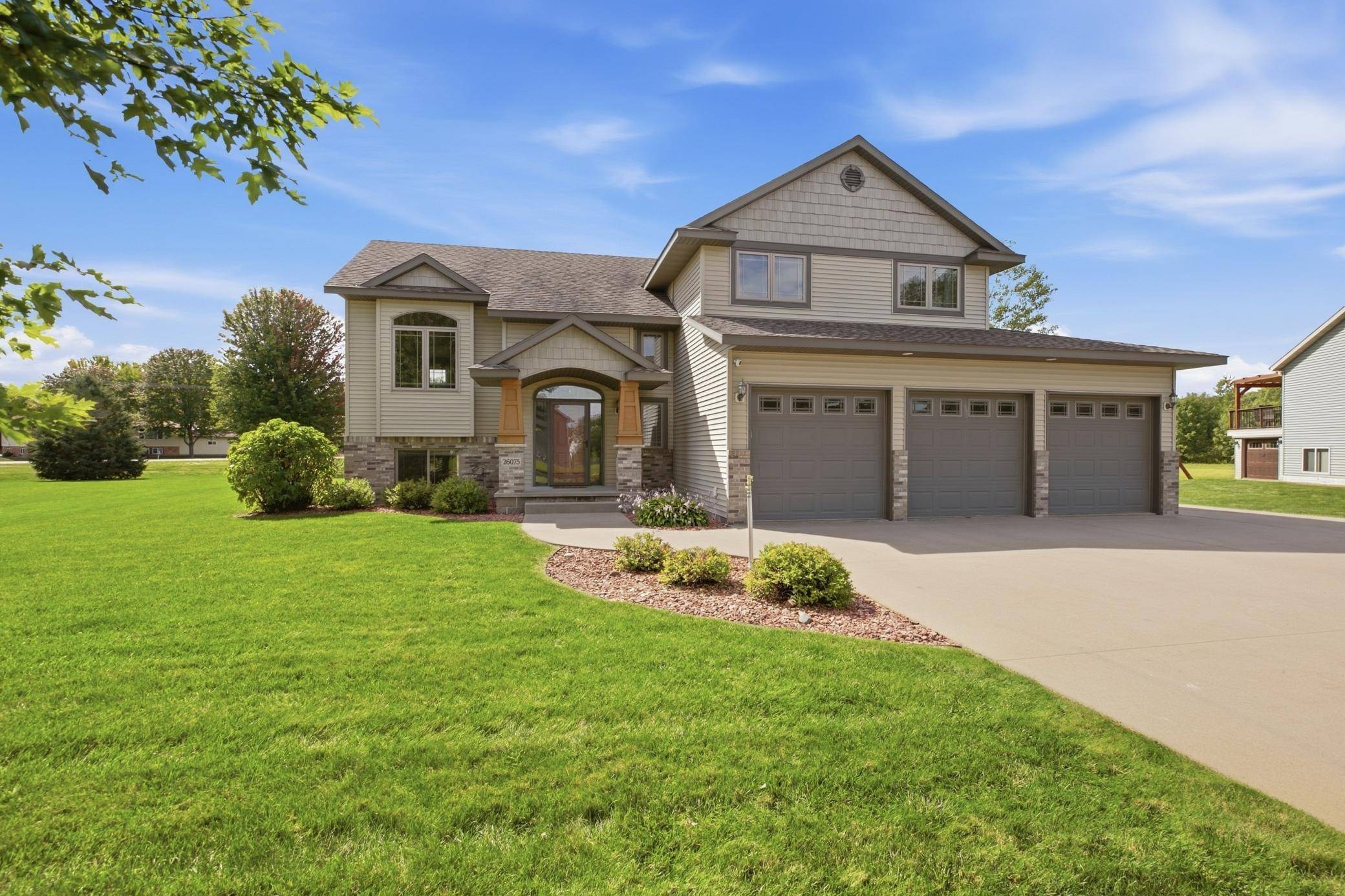 26075 Bluebird LN, Rockville, MN 56301