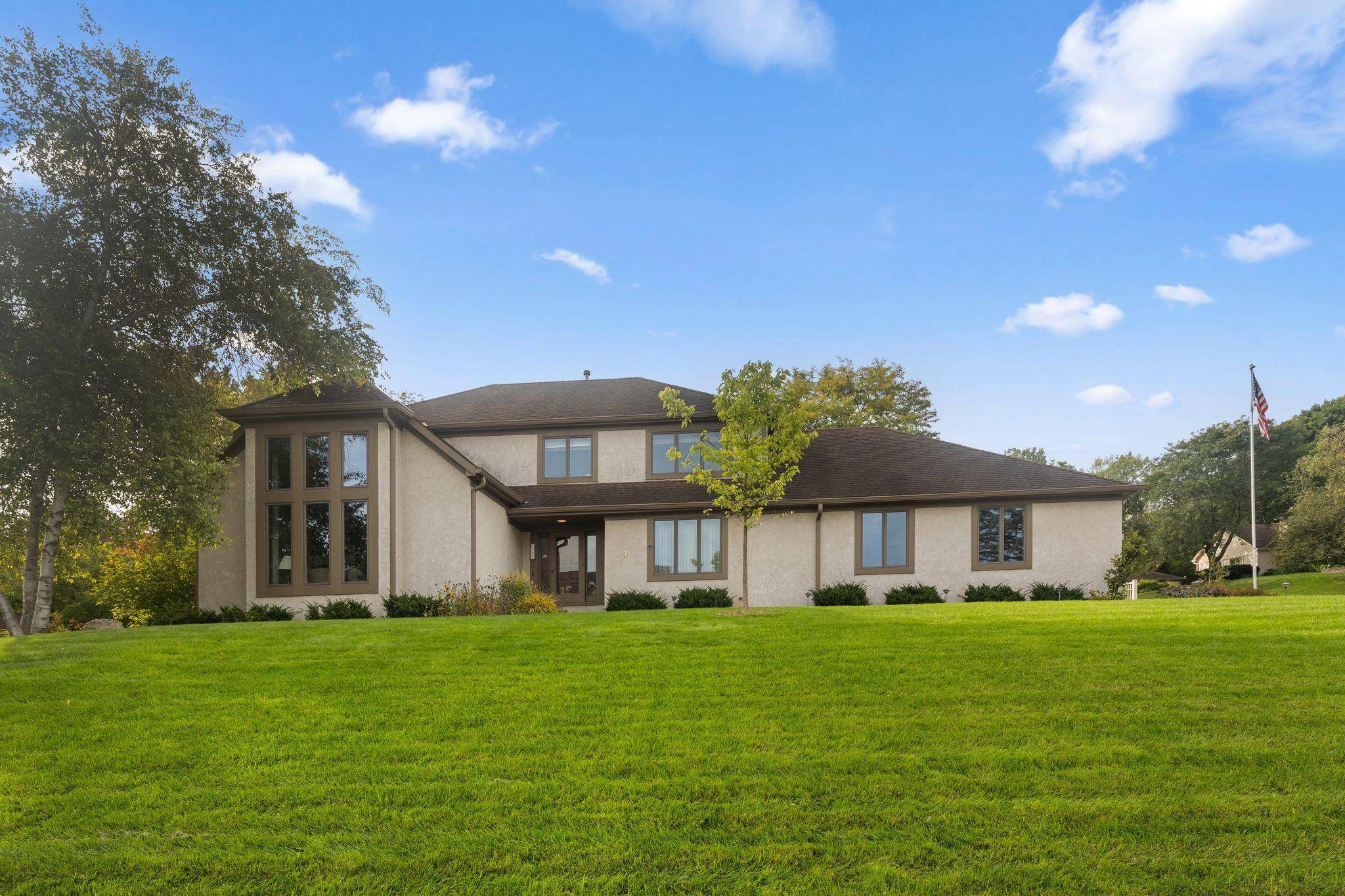 525 Sycamore CIR, Plymouth, MN 55441