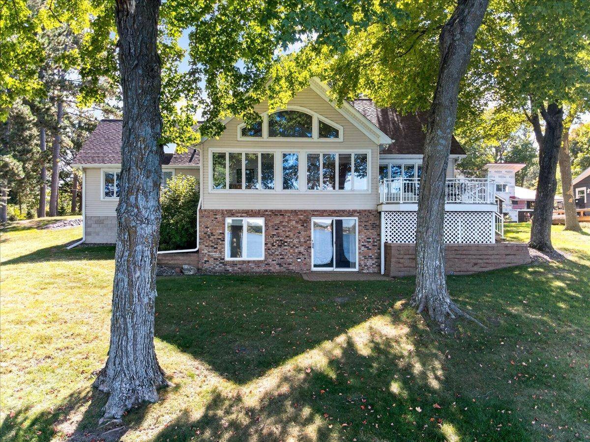 12500 Melody LN, Lindstrom, MN 55045