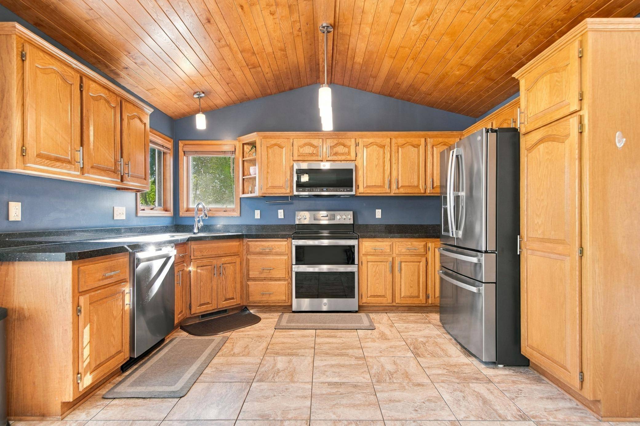 490 Hawthorn RD, Lino Lakes, MN 55014