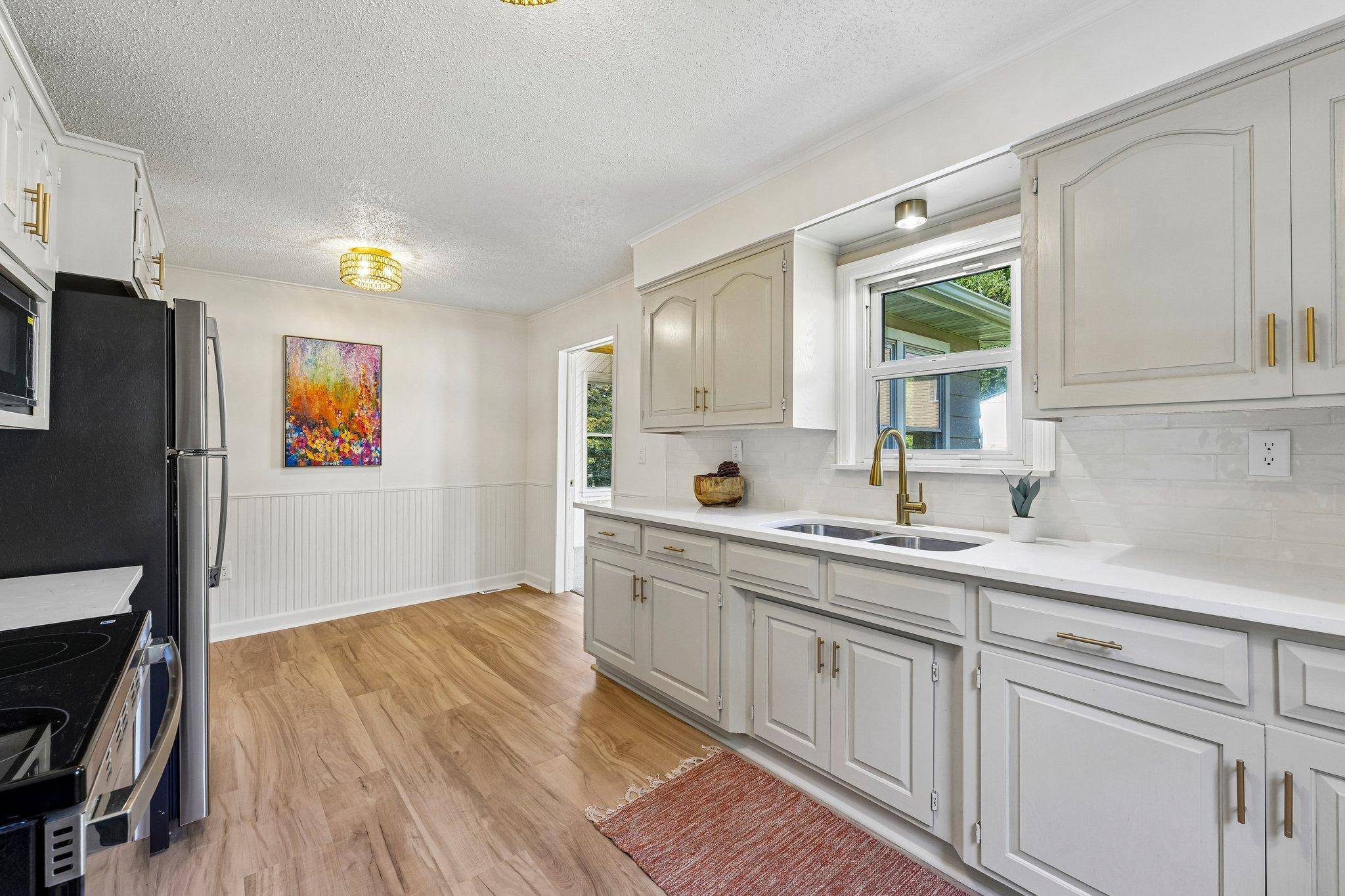 625 Bear AVE N, Vadnais Heights, MN 55127