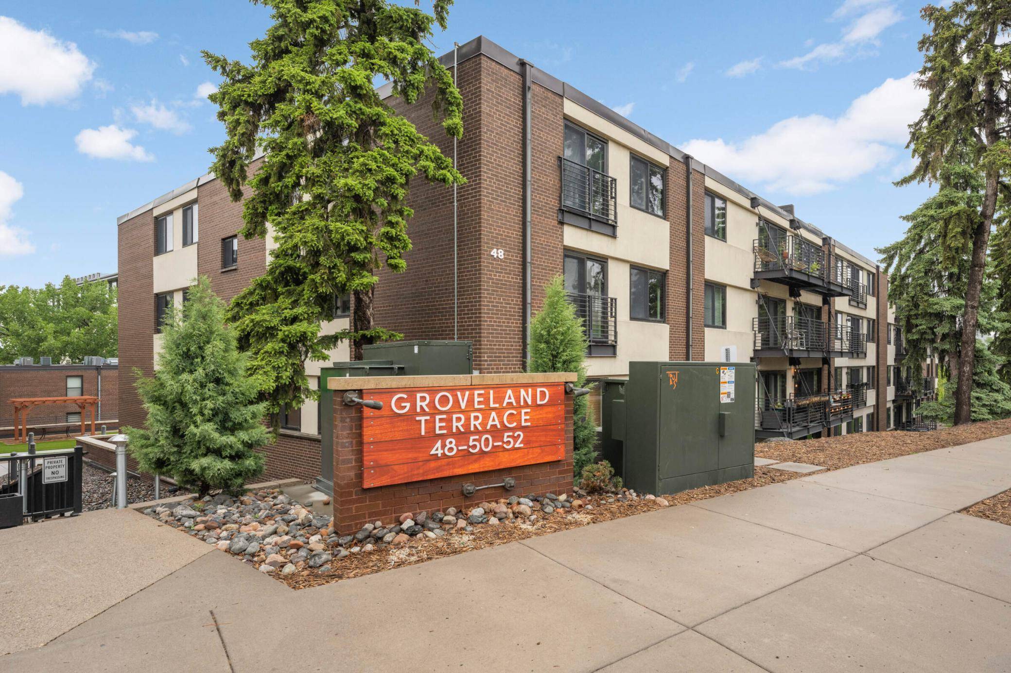 48 Groveland TER #206B, Minneapolis, MN 55403