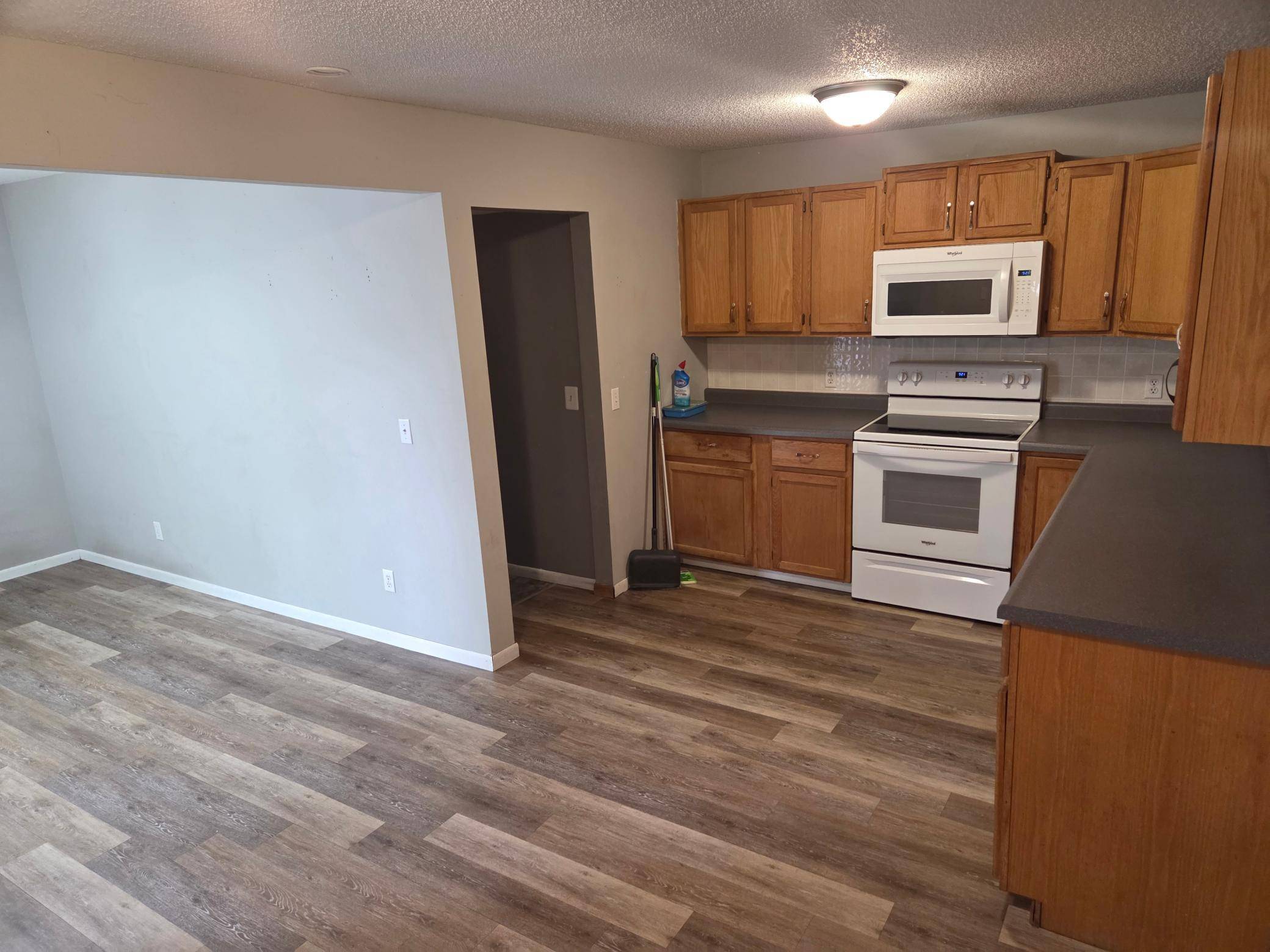 1005 Golf Course RD, Monticello, MN 55362