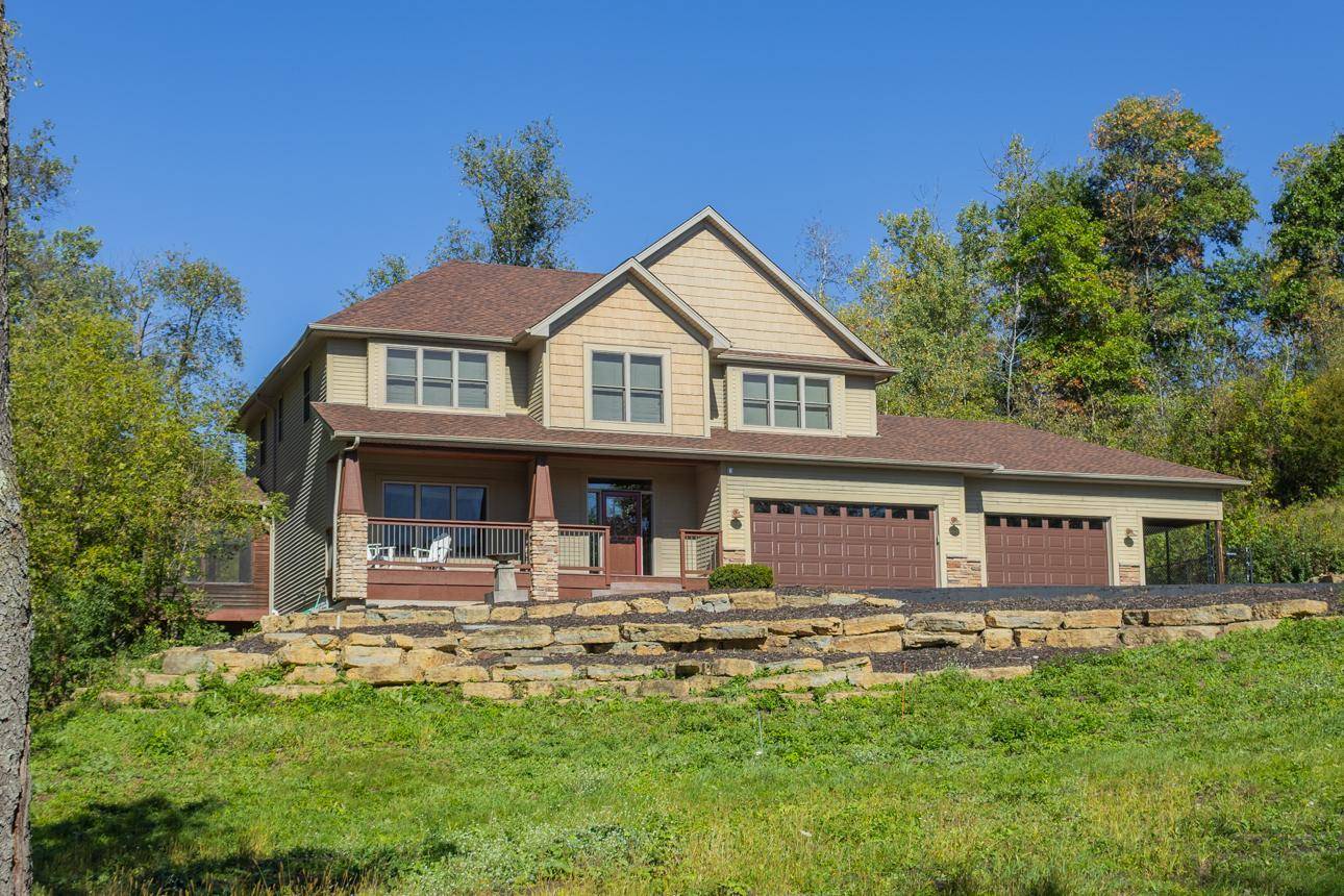 908 87th AVE, Hudson, WI 54016