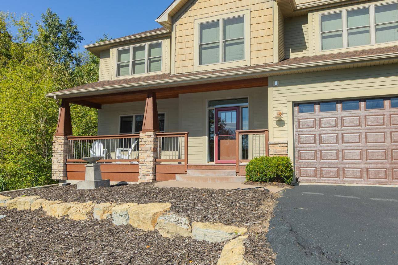 908 87th AVE, Hudson, WI 54016