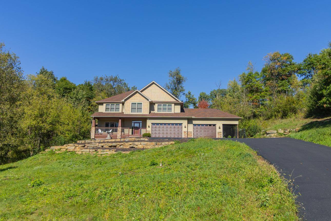 908 87th AVE, Hudson, WI 54016