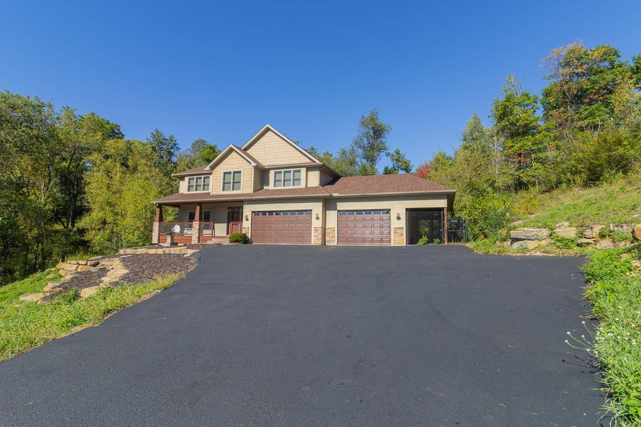 908 87th AVE, Hudson, WI 54016