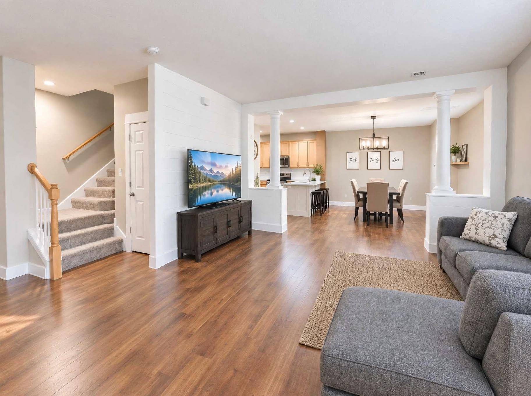1240 County Road D E #3, Maplewood, MN 55109