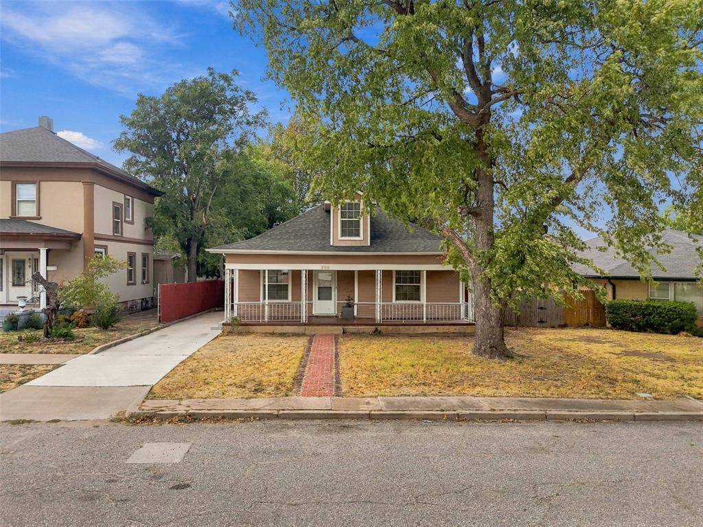 906 S Barker AVE, El Reno, OK 73036