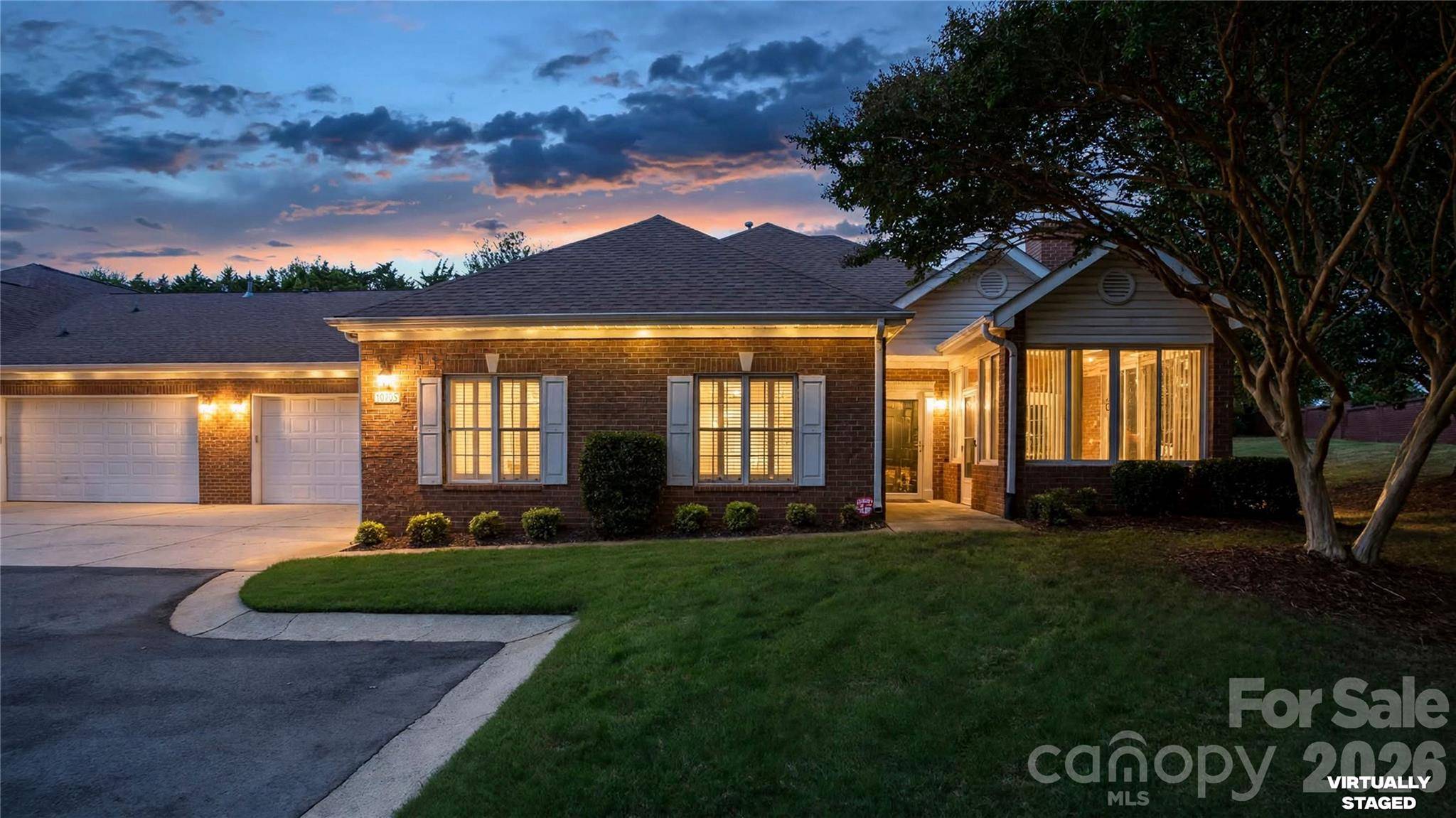 10925 Oakside CT, Pineville, NC 28210